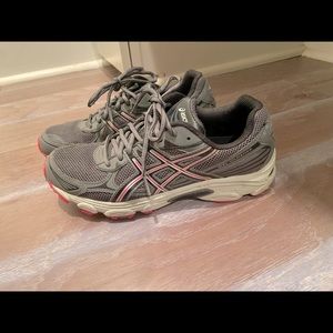 ASICS size 8 tennis shoes